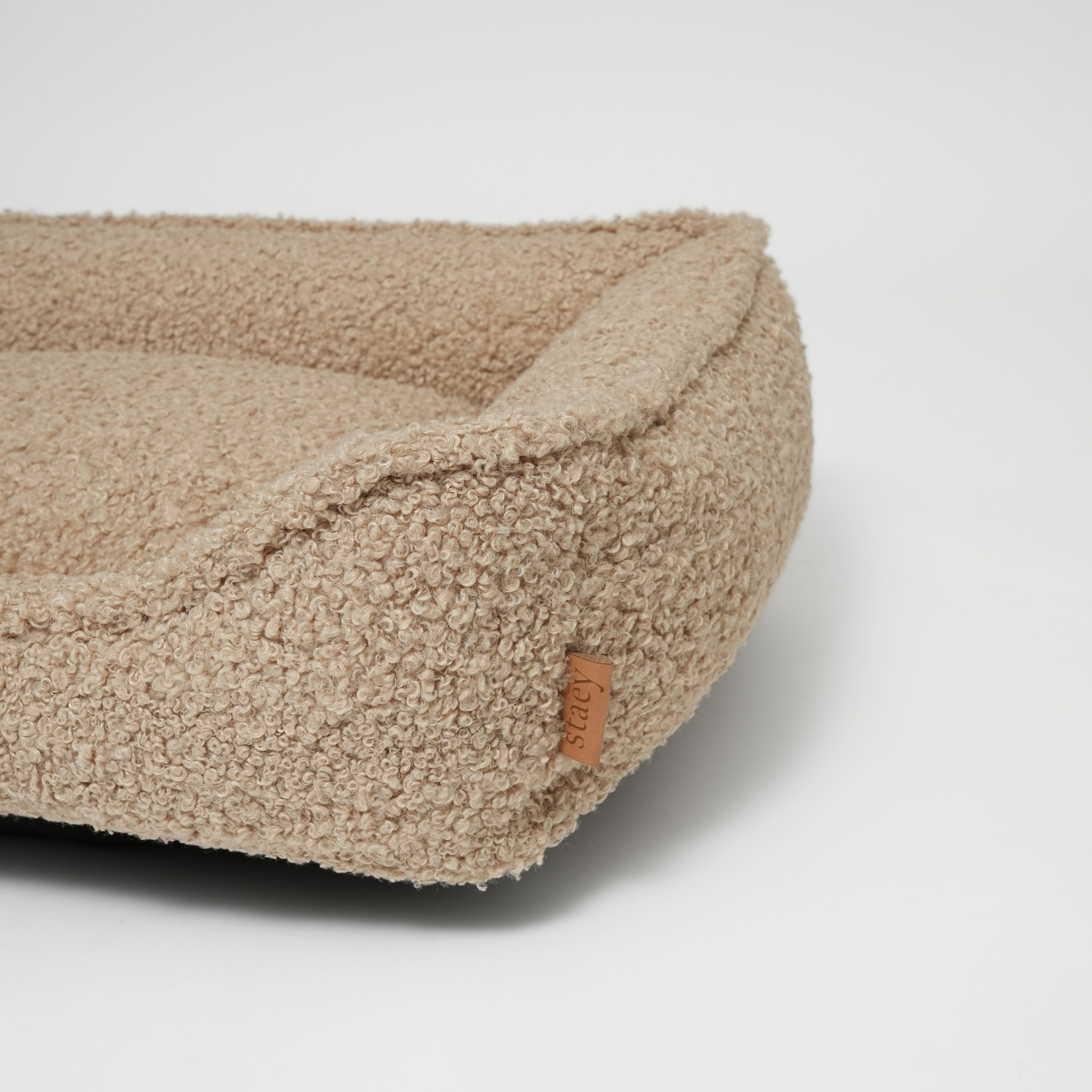 Tora Dog Bed | Sand Curly